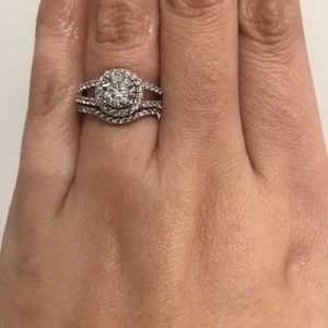 New silver round wedding set engagement ring